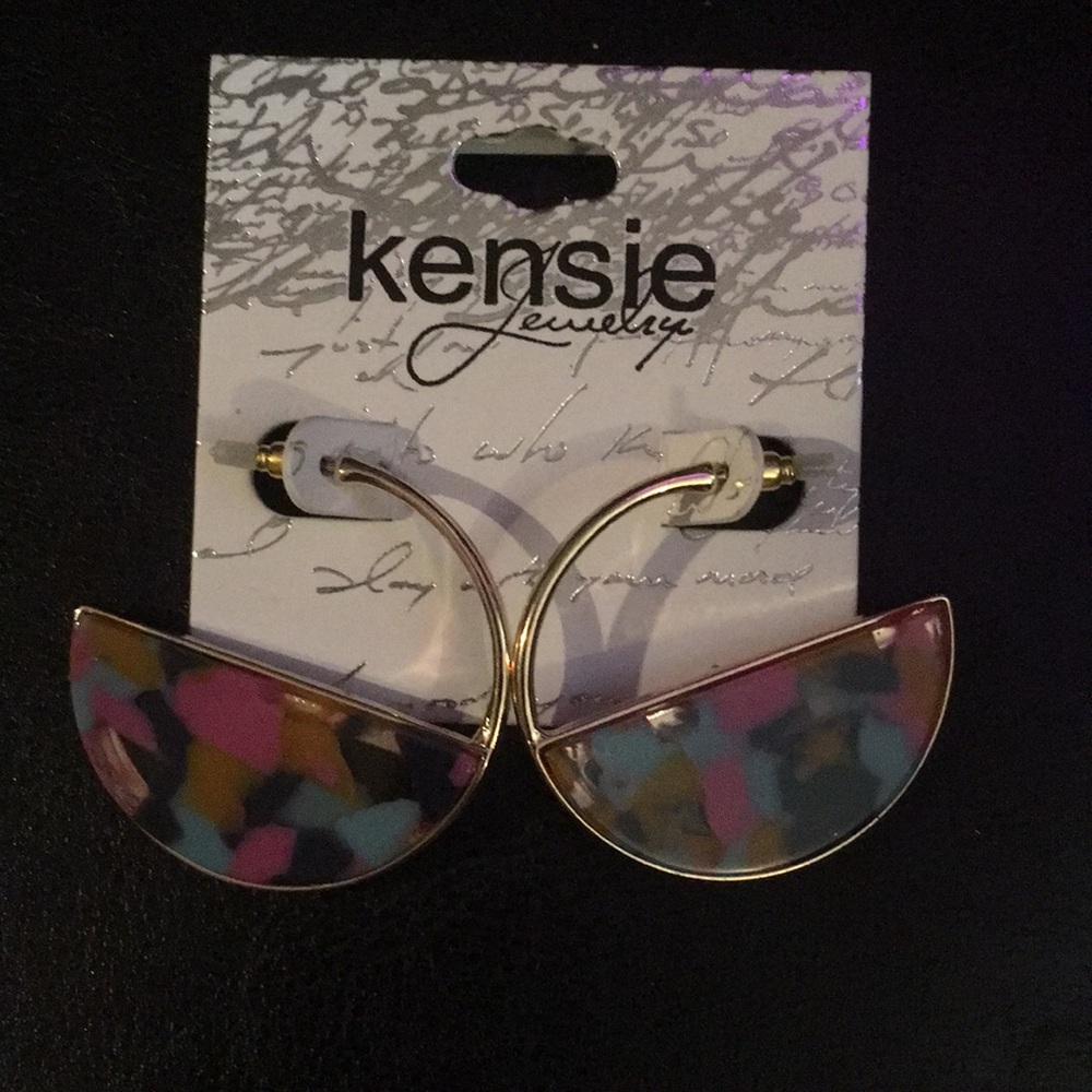 New Kensie Unique Gold Hoops 1/2 Multi Color Marbl